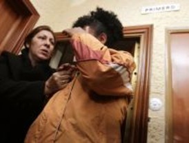 Una madre y sus dos hijos tienen que abandonar su hogar por la crisis