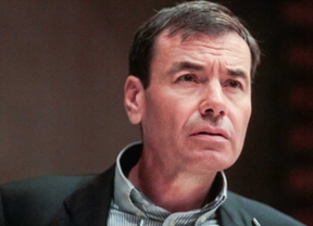 Gómez se compromete a incrementar el número de profesores y rebajar el ratio de alumnos por clase