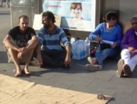 Cuatro personas en huelga de hambre en Sol por la dignidad