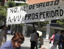 Los vecinos de Prosperidad siguen con su lucha para evitar el desalojo de su sede