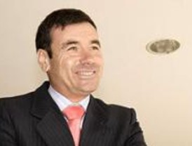 Gómez cree que Aguirre y Gallardón mantienen una pugna por la sucesión de Rajoy