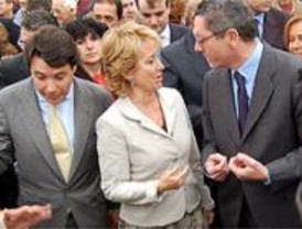 Gallardón acepta las 'disculpas' de Aguirre en relación a su biografía