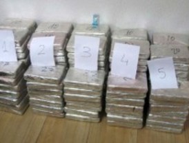 Detenidos en Barajas con cargas de cocaína