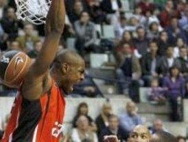 El Estudiantes gana al Murcia sufriendo