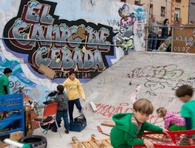 Algunos padres y muchos alumnos hacen huelga