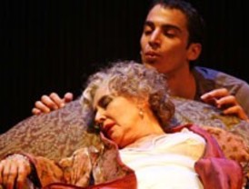Crítica teatral.-La vida por delante: el debutante y la estrella