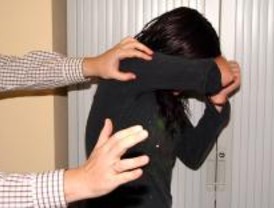 Más de 10.000 llamadas al 012 Mujer desde 2006