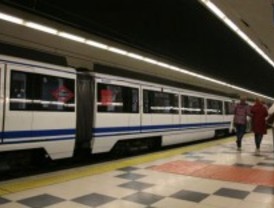 El sábado la línea 8 de metro funcionará toda la noche