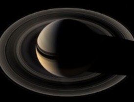 Viaje a Saturno: Datos e imágenes del planeta, sus anillos y sus 10 lunas más importantes