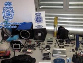 La llamada de un vecino permite cazar 'in fraganti' a tres butroneros en Móstoles