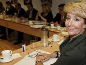 Aguirre califica de 'franquista y obsoleto' el marco laboral español