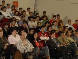 La Comunidad ampliará el importe de las becas Erasmus a las rentas más bajas