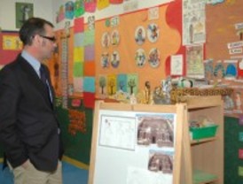 El alcalde de Parla realiza una ronda de visitas a los colegios públicos del municipio