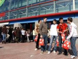 Más de un centenar de empresas presentan sus ofertas en la IV Feria de Empleo de FP