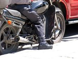 Un motorista fallece en la A-1 al chocar su moto con la mediana