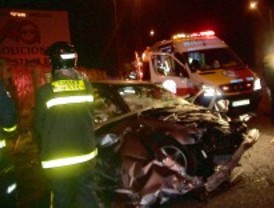 Herido grave al perder el control de su coche y salirse de la vía a gran velocidad en la A-5