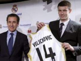 El Madrid presenta a Velickovic, el primer galáctico de la canasta