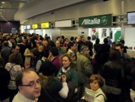 Trenes y autobuses para escapar al caos aéreo