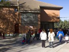 IU denuncia la publicación del decreto que elimina el colegio de El Álamo