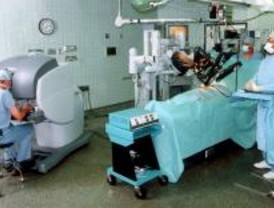 Más de 400 pacientes han sido operados en el Hospital Clínico con el robot Da Vinci
