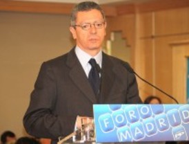 Aguirre define a Gallardón como 'político de raza'