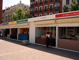 Inaugurada en la Plaza de Santa Ana la Muestra de Artesanía Creativa San Isidro