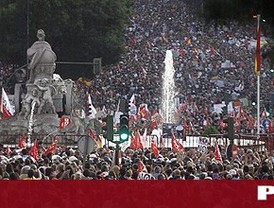 Miles de personas colapsan el centro contra los recortes