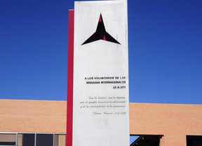 Denegada la solicitud de retirada de la estatua a los brigadistas