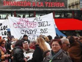 Familiares de discapacitados cortan Sol