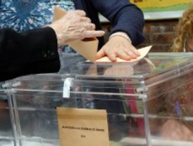 Aguirre se asegura la Comunidad y Gallardón baja a 31 ediles en el Ayuntamiento