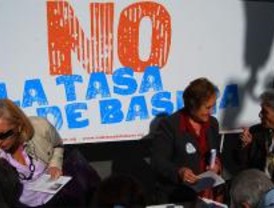 El PSOE recoge 8.000 firmas en 6 días contra el 'basurazo'