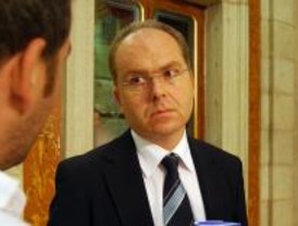 Bravo anuncia un previsible recorte en servicios en Madrid