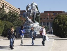 Los seis candidatos a suceder a Berzosa al frente de la Complutense se enfrentan en un debate