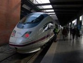 Guerra de cifras entre Renfe y sindicatos por la huelga en el AVE