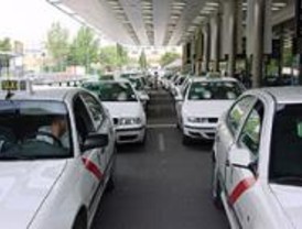 La bajada de bandera de los taxis subirá 1,15 euros las noches de fines de semana y festivos