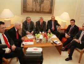 Los alcaldes socialistas del sur entregarán su plan estratégico a Aguirre el viernes