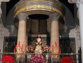 Los dévotos ya aguardan cola para besar al Cristo de Medinaceli