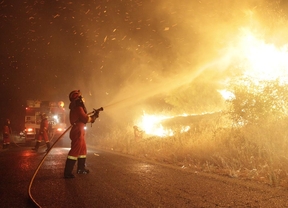 Unidad Militar de Emergencias (UME) en la extinción del incendio de Almorox