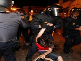 La Policía desalojó Sol a las 5.00 horas