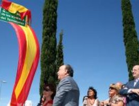 Las Rozas homenajea a las víctimas del terrorismo con una plaza