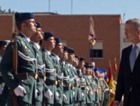 Camacho homenajea a la Guardia Civil en Valdemoro