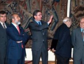 El nuevo reglamento de los Cronistas de la Villa apuesta por la paridad