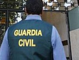 Detenidos por provocar leves alcances de tráfico para robar