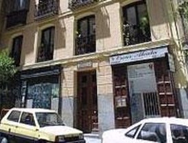 Hallado un cádaver con heridas de arma blanca en un piso del centro de Madrid