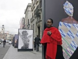 África llena de color las calles de Madrid con la exposición fotográfica 'Desvelos'