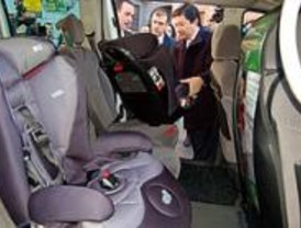 Más de 100 taxis tendrán sillas para bebés