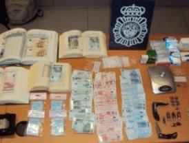 Ocultaban drogas en falsos libros en Móstoles