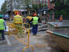 Parte de Alcalá y la plaza entre Claudio Coello y Serrano, ocupadas por obras