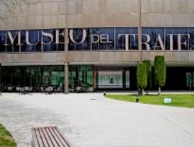 Las desproporcionadas mujeres de Arturo Elena, en el Museo del Traje