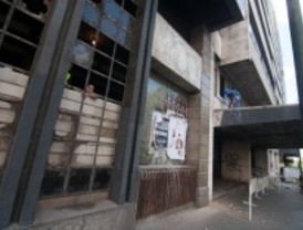 Tapian los edificios okupados de Plaza de España